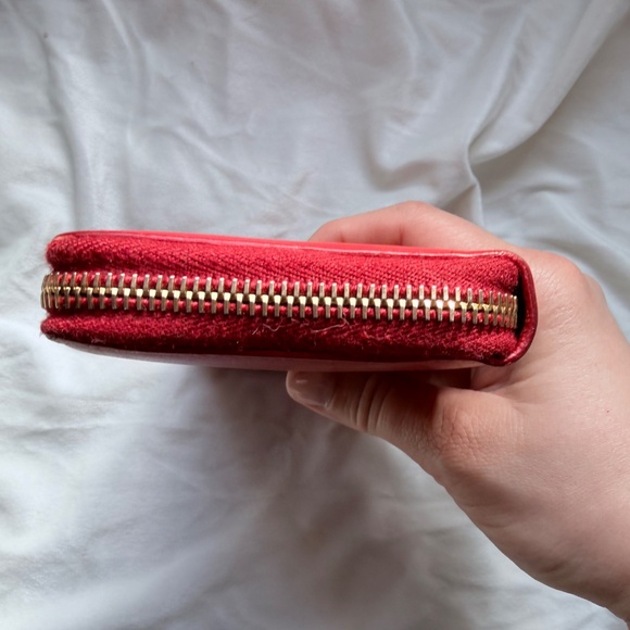 Yves Saint Laurent YSL Y-Line Red Leather Zip Wallet Gold Y Logo - Picture 4 of 16